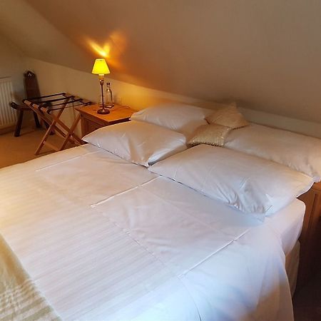 Lord Nelson Inn Чипенъм Екстериор снимка